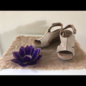 Nude Clarks wedges